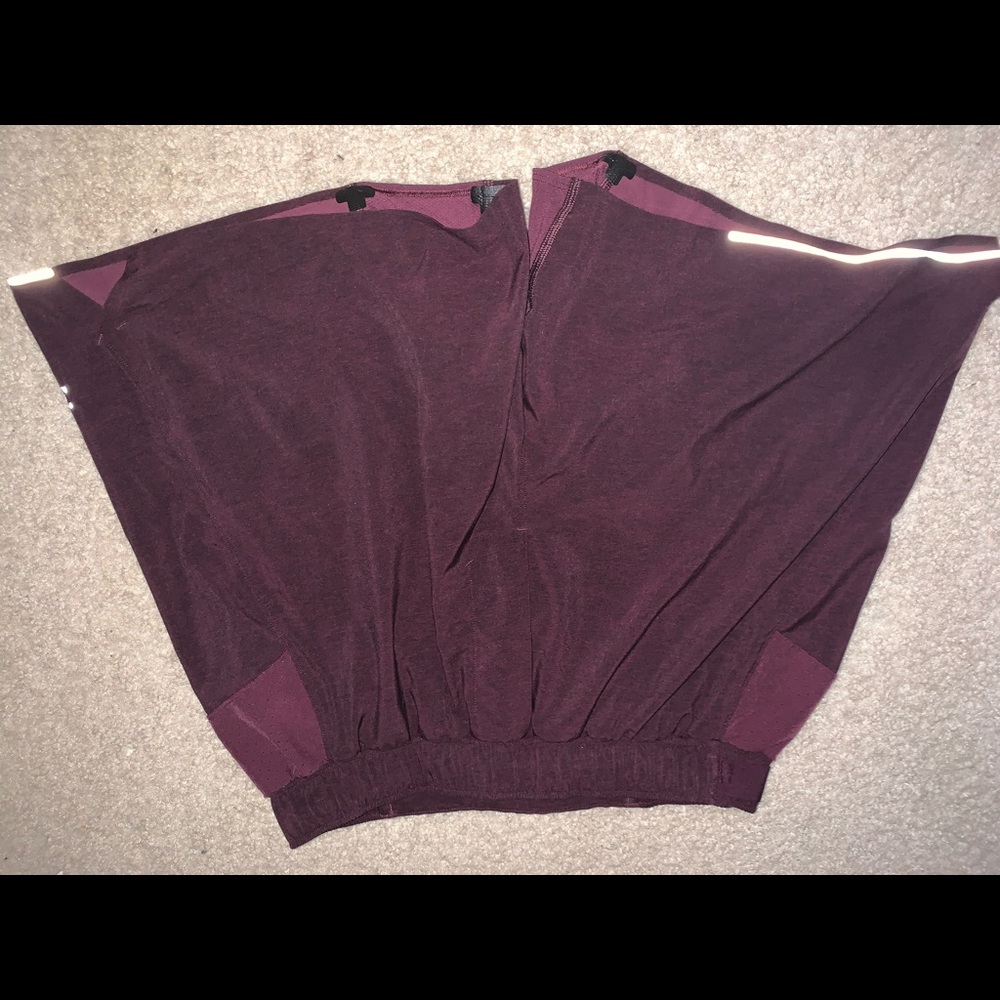 Mens Lulu Lemon shorts - Picture 3 of 3